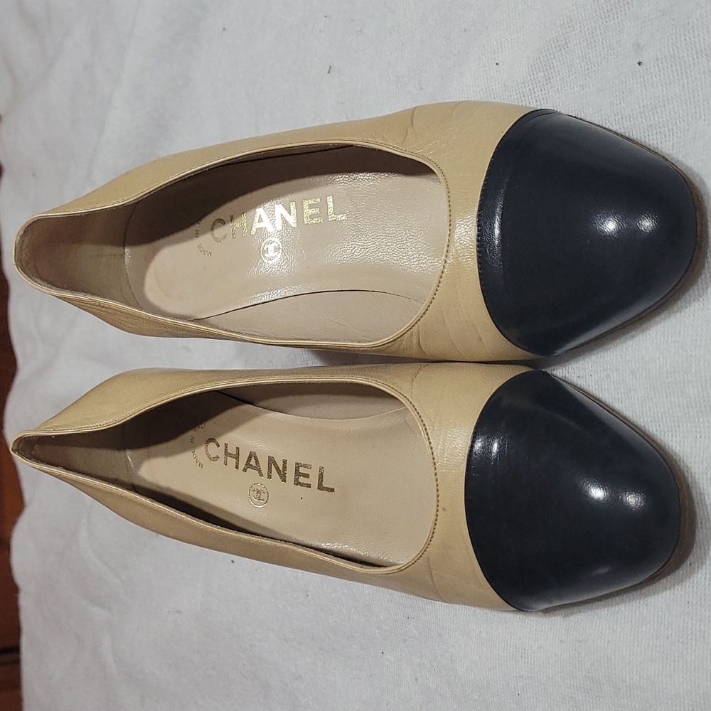 Authentic Chanel Loafer Leather Shoes Size 37 - Picture 1 of 16